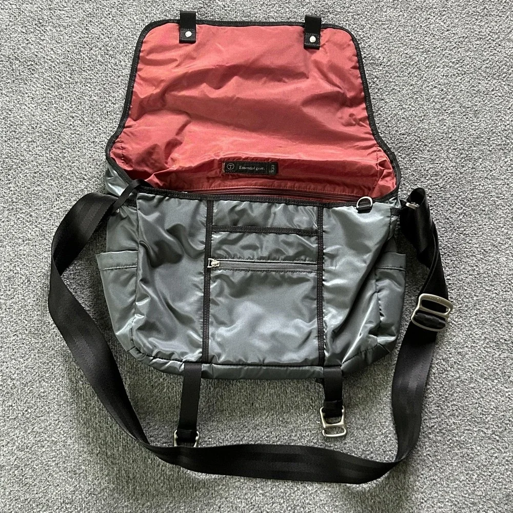 Tumi Messenger Bag Gray 16